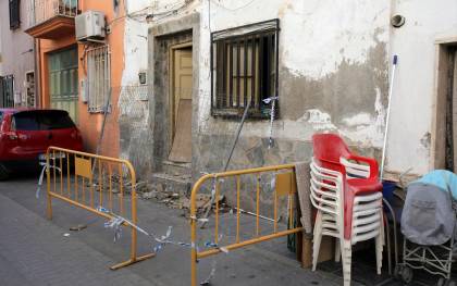 Dos años después del enjambre sísmico de Granada las grietas y los daños perduran. EFE/ Pepe Torres