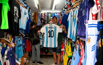 El delirio por el Mundial, la casa por la ventana en la Argentina en crisis