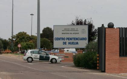 Investigan el hallazgo de un preso muerto en su celda en la cárcel de Huelva