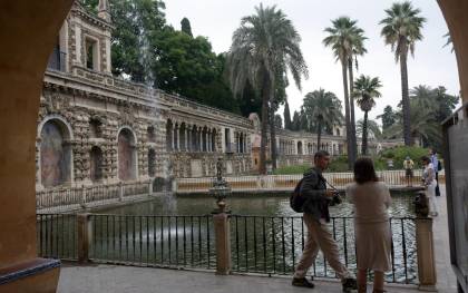 Alertan que el Alcázar está «bajo mínimos de personal» con 47 empleados frente a los 340 de la Alhambra