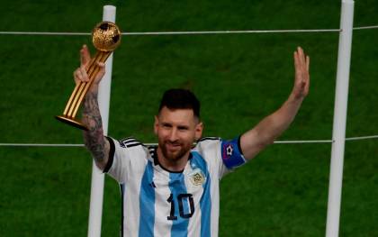 Lionel Messi de Argentina celebra tras ganar la final del Mundial de Fútbol Qatar 2022, en una fotografía de archivo. EFE/ Alberto Estevez