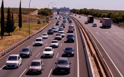 Complicaciones de tráfico en las salidas de Sevilla