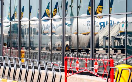 Ryanair prevé cerrar su centro de reparaciones en Sevilla