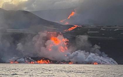 Comienza a formarse un delta de lava. . / Instituto Español de Oceanografía (IEO)
