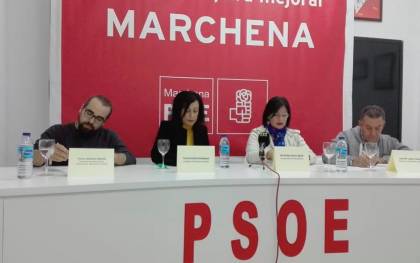 Los carteles del PSOE en Marchena se retrasan cuatro días por ‘Tosantos’