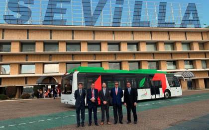 Presentan en Sevilla el primer autobús aeroportuario eléctrico de España