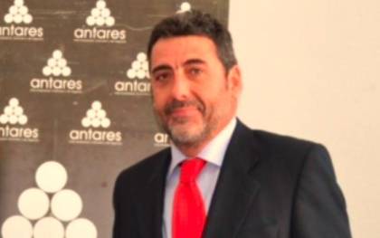 Luis Cordero, directo de Club Cámara Antares.