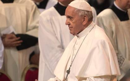 El papa Francisco oficia una misa en la Basílica Santa Sabina con motivo del Miércoles de Ceniza. / EFE