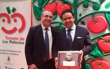 Álvaro Romero reivindica la labor de El Correo de Andalucía al recibir el ‘Tomate de plata 2019’