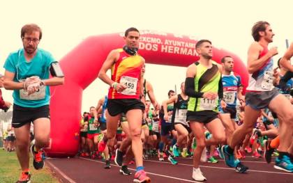 La media maratón de Dos Hermanas recorre este domingo las calles de la localidad nazarena. / Ayuntamiento de Dos Hermanas