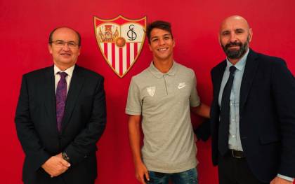 Óliver Torres firma por cinco temporadas con el Sevilla. / SFC
