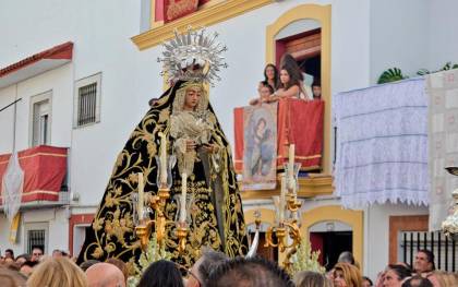 Imagen del traslado de Nuestra Señora de la Soledad el pasado 12 de octubre para los cultos extraordinarios por la ratificación de su patronazgo. Foto: Hdad Soledad/Ángel Espinosa.