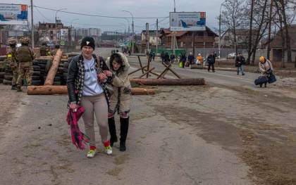 Los refugiados son ya dos millones y crece la ofensiva rusa sobre Mariupol