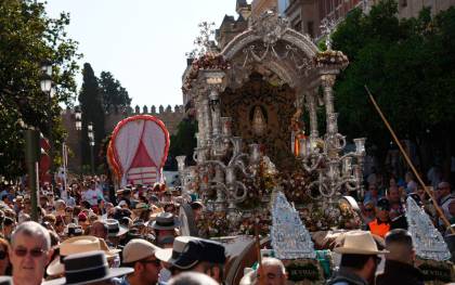 La hermandad de Sevilla parte hacia El Rocío