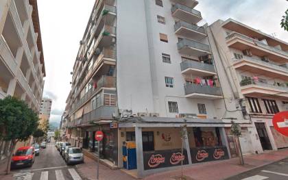 Muere un hombre al precipitarse desde un séptimo piso en Ibiza