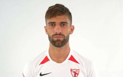 Pejiño rescinde contrato con Sevilla y negocia con varios equipos de Segunda