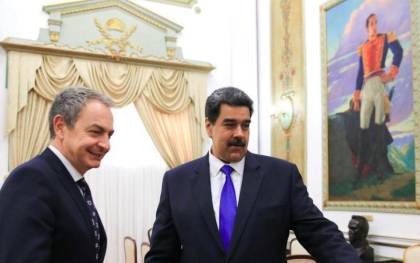Zapatero se reúne por sorpresa con Maduro en Caracas