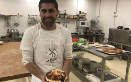 Un panadero de Mairena del Aljarafe crea el primer roscón de reyes salado