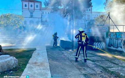 Alarma en Alcalá de Guadaíra por un incendio en un centro deportivo