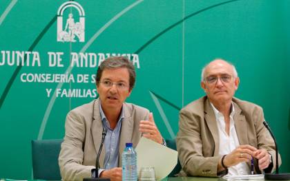 El portavoz de la Consejería de Salud por el brote de listeriosis, José Miguel Cisneros. / EP
