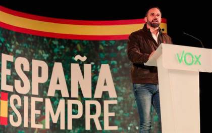 El presidente de Vox, Santiago Abascal, este pasado martes en Dos Hermanas. / EFE