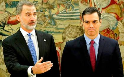 Pedro Sánchez (d) y Felipe VI. / EFE