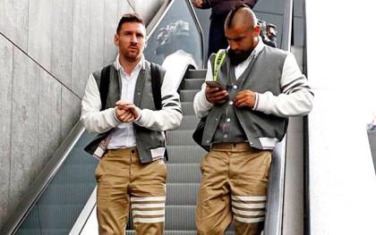 Leo Messi y Arturo Vidal. / FC Barcelona