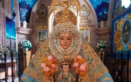 Primer plano de la Virgen de Escardiel de Castilblanco de los Arroyos.