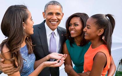  Barak y Michelle Obama y sus hijas Malia y Sasha. / El Correo