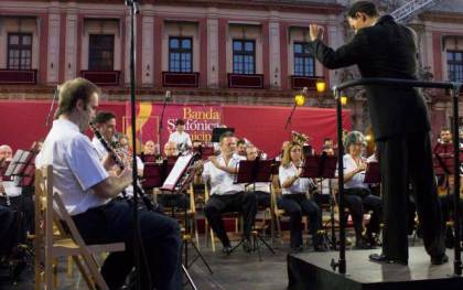 Prólogo musical del Día de la Virgen en Sevilla
