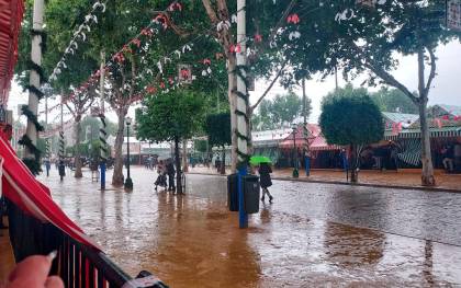 El Real de la Feria de Abril tras las lluvias. / María Ibáñez