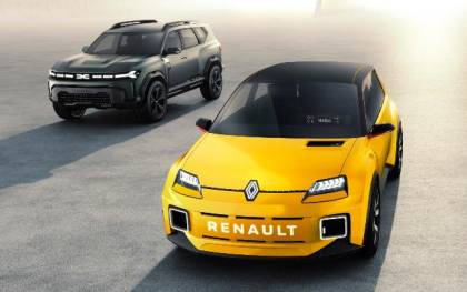 El Renault 5 en primer plano y el Lada Niva al fondo, con el aspecto que tendrán si son reeditados con base en estos prototipos