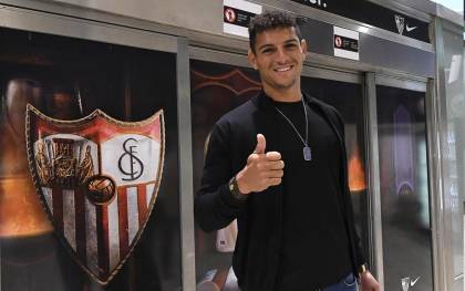 Diego Carlos ya está en Sevilla