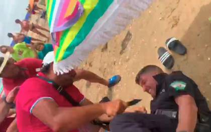Un policía local de Punta Umbría es apuñalado por un vendedor