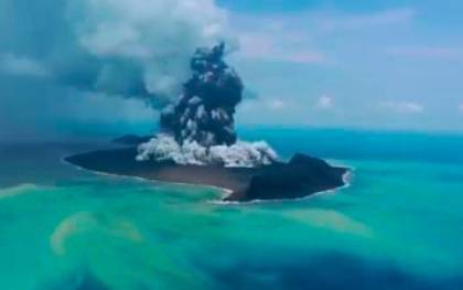 Isla del volcán Hunga Tonga-Hunga Haapai / EP