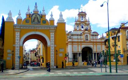 Arco y Basílica de la Macarena.