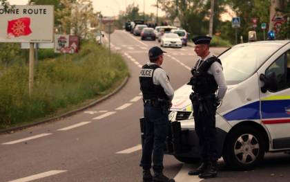 Dos agentes de la policía francesa. / EFE
