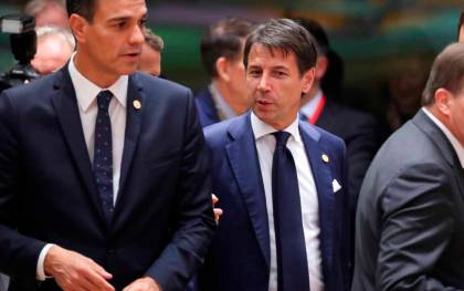 El presidente del gobierno español, Pedro Sánchez, junto al italiano, Giuseppe Conte, en una cumbre reciente. / EFE