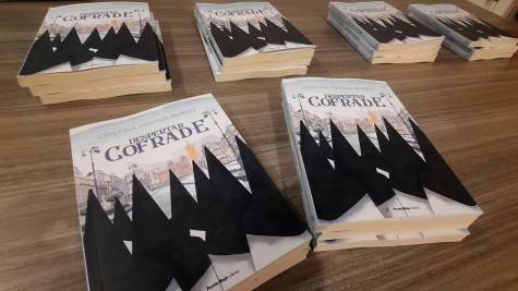 Cristina Medina presenta su novela “Despertar cofrade” 