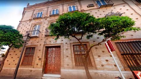 ¿Sabes dónde está la “Casa de las Conchas” de Sevilla?