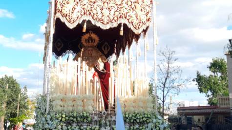 De Padre Pío a Sevilla Este: crónica del Sábado de Pasión