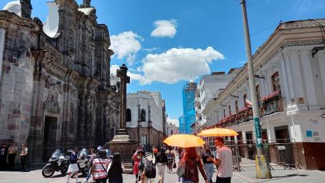 Paralelo Cero. Quito