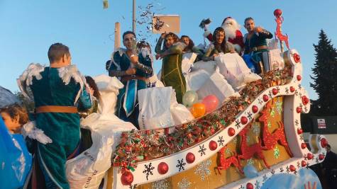 Polémica con la Cabalgata de Reyes de Utrera por el reparto de material de ferretería 