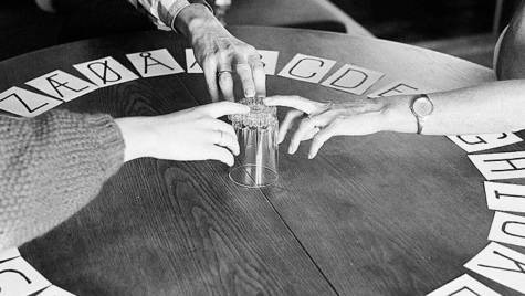 Ouija: contactando con la muerte