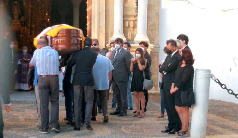 Utrera da un último adiós en un emotivo sepelio con honores a José Manuel Doblado Lara