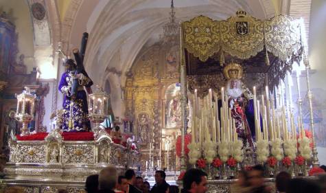 Los costaleros llegan in extremis para el Miércoles Santo de Alcalá del Río