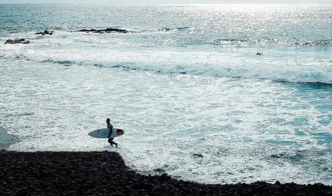 El volcán acaba con un paraíso del surf en La Palma