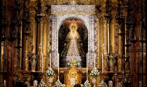 Nueva iluminación para la Esperanza Macarena en su basílica