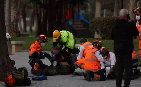 Al menos cuatro muertos, 19 desaparecidos y 14 heridos en el peor incendio de Valencia