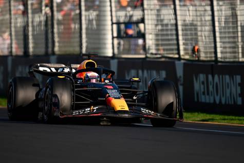 Verstappen más líder y Alonso ‘tripite’ podio en el caos de Melbourne